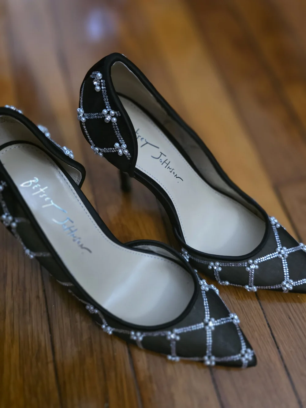 Betsey Johnson Black Embellished Pointed-Toe Pumps New Without Box - Picture 7 of 8